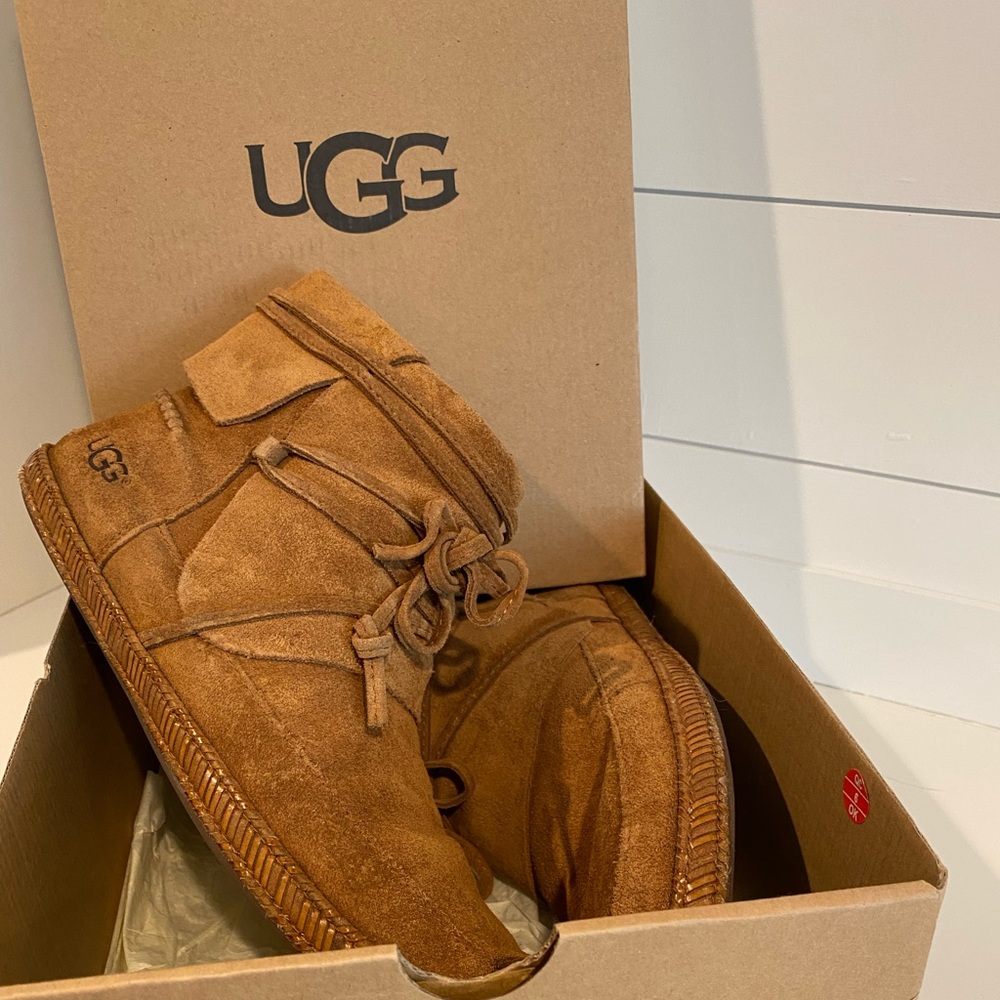Ugg Reid Ankle Booties Size 10 Cognac color like new